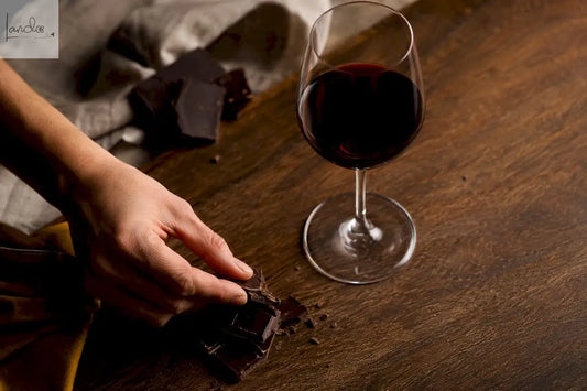 Schokolade und Rotwein bei einer Verkostung