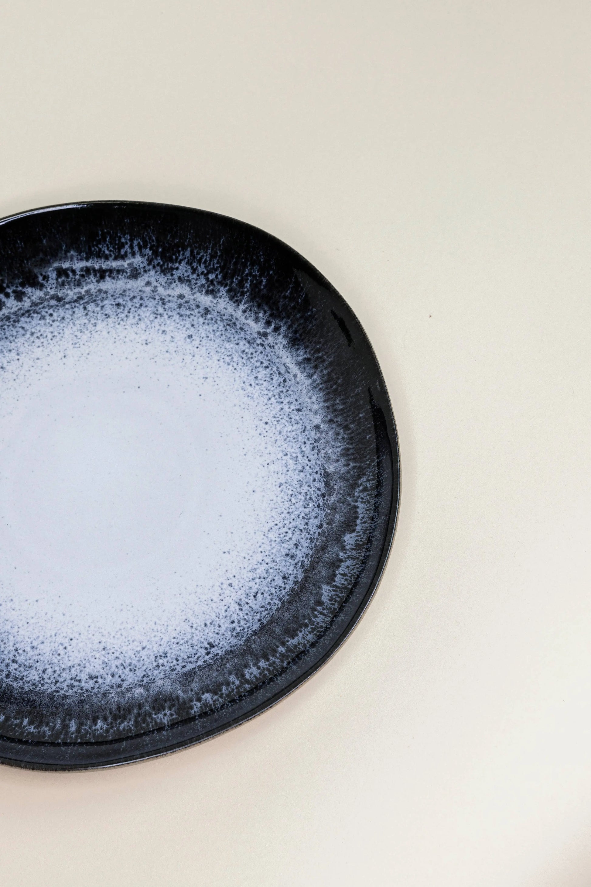 Big plate Sombra grain by grain